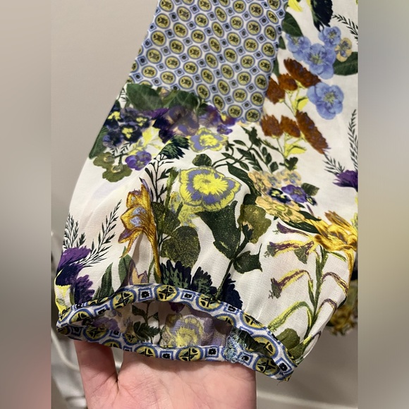 Blue & White Floral Patterned Blouse - Picture 3 of 6